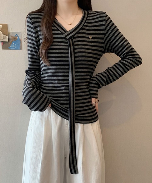 2ly2(トゥーリートゥー)の「Vネック リボンタイデザイン 長袖トップス / フェミニン リボンタイカットソー(Tシャツ/カットソー・レディース・ブラック系その他/ダークグレー/ブラック/ホワイト/ブラウン・FREE)」の21枚目の写真