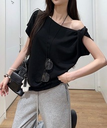 オフショルダー」に該当するトップス（ブラック/黒色系）ファッション