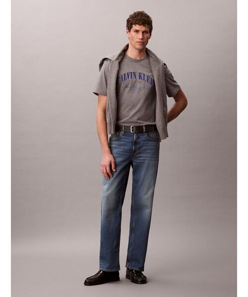 Calvin Klein(カルバン・クライン)の「Tシャツ - Heritage Classic グラフィッククルーネックショートスリーブTシャツ(Tシャツ/カットソー・メンズ・グレー・L/M/S/XL)」の4枚目の写真