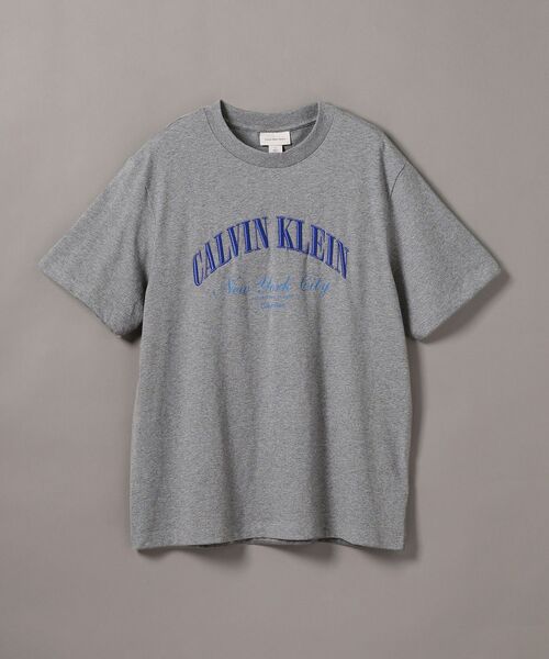 Calvin Klein(カルバン・クライン)の「Tシャツ - Heritage Classic グラフィッククルーネックショートスリーブTシャツ(Tシャツ/カットソー・メンズ・グレー・L/M/S/XL)」の5枚目の写真