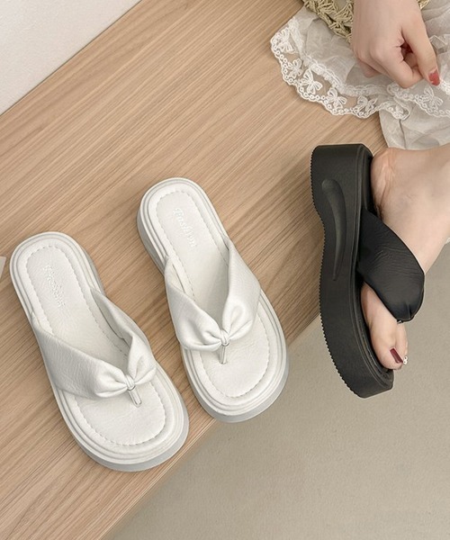Miniministore(ミニミニストア)の「厚底トングサンダルリボンモチーフミュール(サンダル・レディース・ブラック/ホワイト・24.5cm/23.0cm/22.5cm/24.0cm/23.5cm)」の14枚目の写真