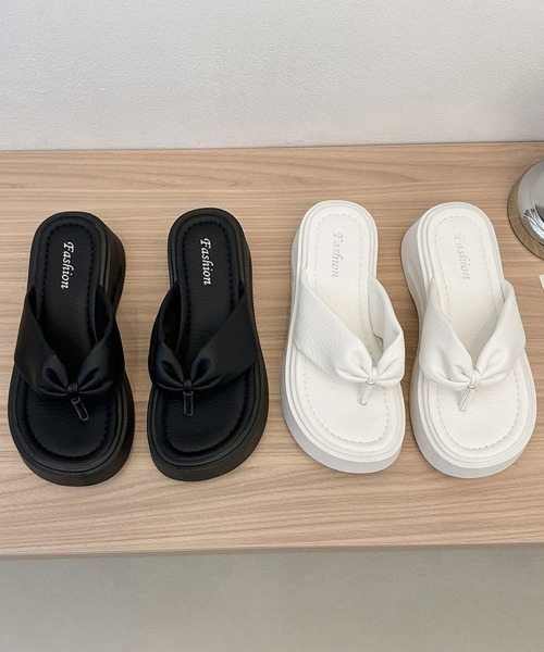 Miniministore(ミニミニストア)の「厚底トングサンダルリボンモチーフミュール(サンダル・レディース・ブラック/ホワイト・24.5cm/23.0cm/22.5cm/24.0cm/23.5cm)」の18枚目の写真