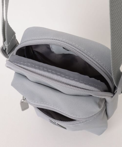 adidas(アディダス)の「ADIDAS ウェア アディダス U AC CLASSIC FESTIVALBAG バッグ KS6903 GREY2(ボディバッグ/ウエストポーチ・メンズ・グレー・FREE)」の4枚目の写真