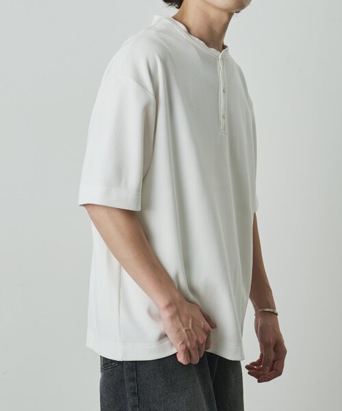 COLONY 2139(コロニートゥーワンスリーナイン)の「カットリブ半袖ヘンリーネック(Tシャツ/カットソー・メンズ・グレー/ブラック/ホワイト・LARGE/MEDIUM)」の18枚目の写真