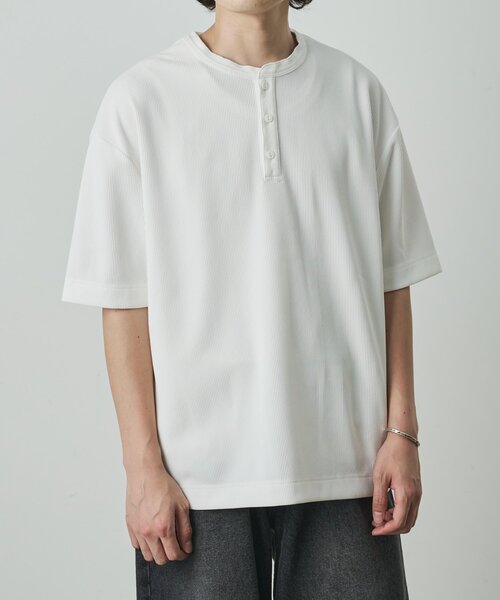 COLONY 2139(コロニートゥーワンスリーナイン)の「カットリブ半袖ヘンリーネック(Tシャツ/カットソー・メンズ・グレー/ブラック/ホワイト・LARGE/MEDIUM)」の19枚目の写真