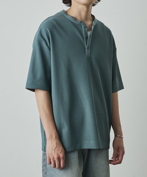 COLONY 2139(コロニートゥーワンスリーナイン)の「カットリブ半袖ヘンリーネック(Tシャツ/カットソー・メンズ・グレー/ブラック/ホワイト・LARGE/MEDIUM)」の5枚目の写真