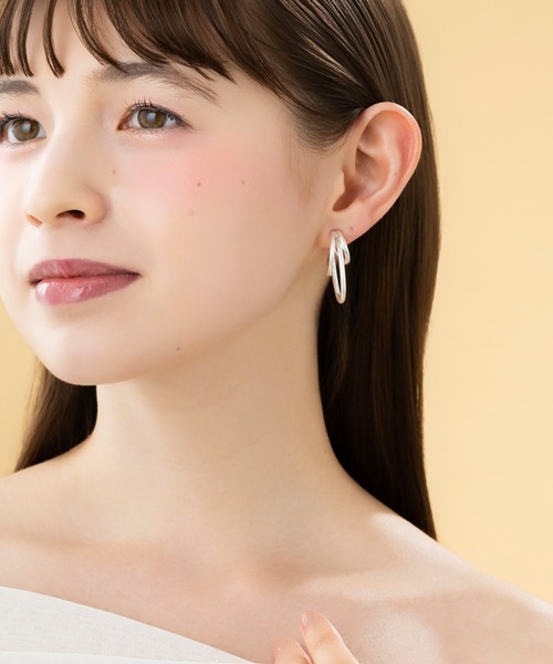 LA MUe(ラミュー)の「【LA MUE】ニッケルフリー マット メタル フープ ピアス(ピアス(両耳用)・レディース・シルバー/ゴールド・FREE)」の6枚目の写真