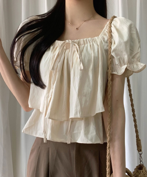2ly2(トゥーリートゥー)の「2WAYオフショルダー ティアードフリルブラウス(シャツ/ブラウス・レディース・ブルー/ベージュ/ホワイト・FREE)」の15枚目の写真