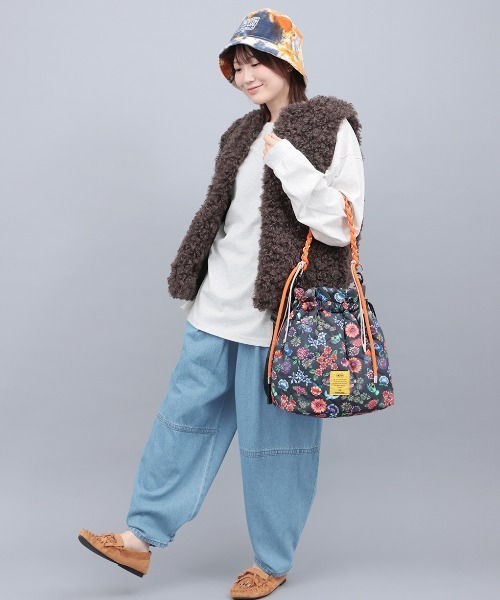 チチカカ(チチカカ)の「裾タブ付2WAYシルエットデニムパンツ(その他パンツ・レディース・インディゴブルー/ブルー・FREE)」の5枚目の写真
