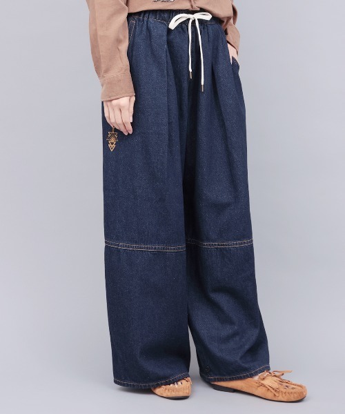 チチカカ(チチカカ)の「裾タブ付2WAYシルエットデニムパンツ(その他パンツ・レディース・インディゴブルー/ブルー・FREE)」の4枚目の写真