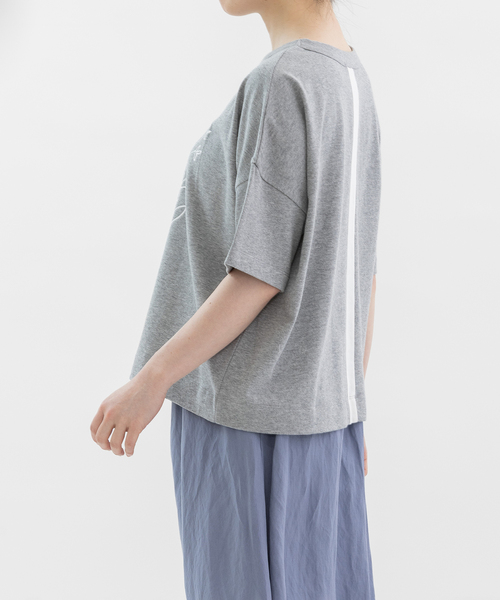 nop de nod(ノップドゥノッド)の「USコットンkukkaプリントTシャツ(Tシャツ/カットソー・レディース・シルバー/グレー/ブラック/オフホワイト・M)」の21枚目の写真