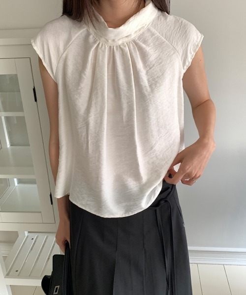 LOENNE（ロエヌ）の「Drape Neck Blouse / ドレープネックブラウス（Tシャツ/カットソー・レディース・グレー/アイボリー/ブラック・FREE）」の22枚目の写真