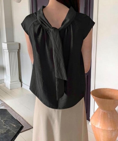 LOENNE（ロエヌ）の「Drape Neck Blouse / ドレープネックブラウス（Tシャツ/カットソー・レディース・グレー/アイボリー/ブラック・FREE）」の20枚目の写真