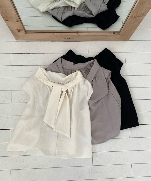 LOENNE（ロエヌ）の「Drape Neck Blouse / ドレープネックブラウス（Tシャツ/カットソー・レディース・グレー/アイボリー/ブラック・FREE）」の6枚目の写真