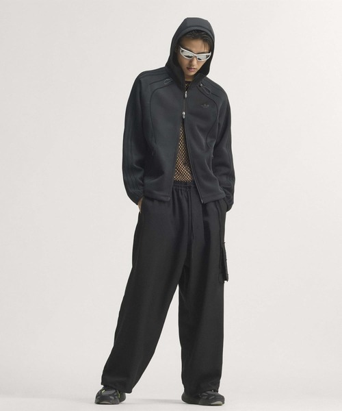 adidas(アディダス)の「スペーサー チームガイスト 26 カットライン フルジップ パーカー / アディダスオリジナルス adidas Originals(パーカー・メンズ・ブラック・LARGE/X-LARGE/3XL/XX-LARGE/X-SMALL/SMALL/MEDIUM)」の1枚目の写真