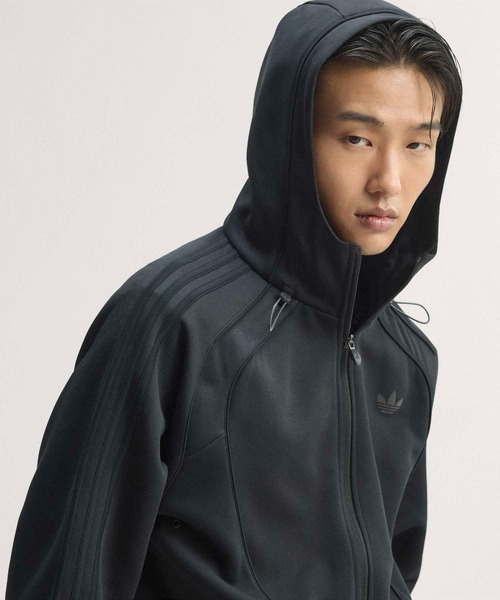 adidas(アディダス)の「スペーサー チームガイスト 26 カットライン フルジップ パーカー / アディダスオリジナルス adidas Originals(パーカー・メンズ・ブラック・LARGE/X-LARGE/3XL/XX-LARGE/X-SMALL/SMALL/MEDIUM)」の2枚目の写真