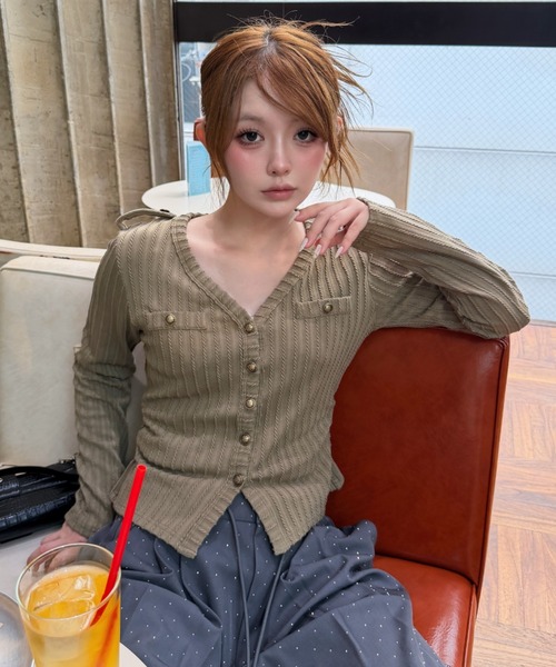 RAY CASSIN(レイカズン)の「VネックナポレオンロングTシャツ/カーディガン(Tシャツ/カットソー・レディース・ブラック/カーキ/アイボリー/チャコールグレー・FREE)」の6枚目の写真