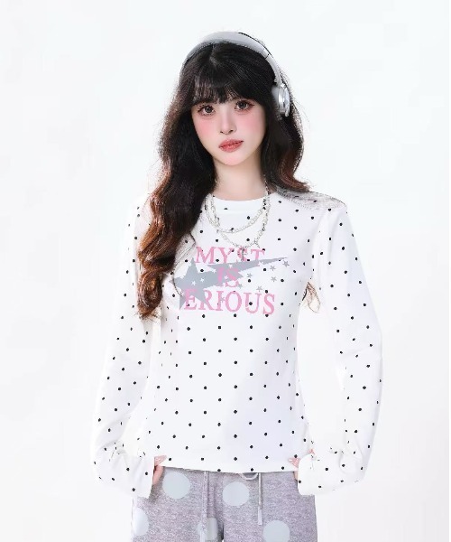 GEMEDA(ジェメダ)の「ドット柄スタープリントロングTシャツ(Tシャツ/カットソー・レディース・ホワイト/ネイビー/グリーン・M)」の5枚目の写真