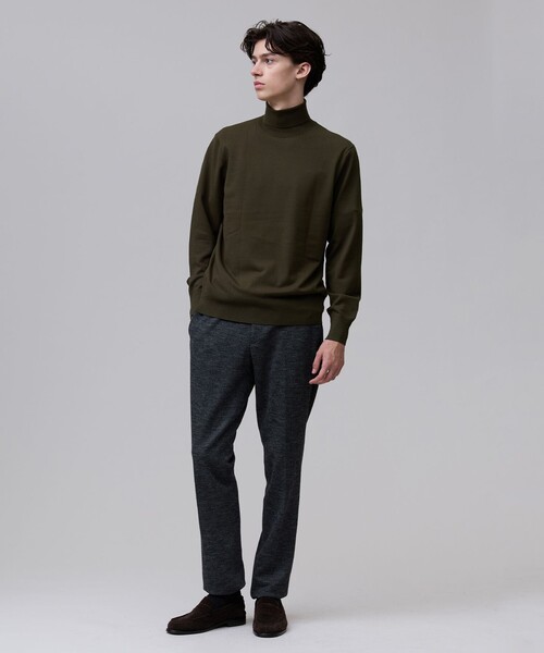 J.PRESS(ジェイプレス)の「【FLEX YARN】タートルネック ニット(ニット/セーター・メンズ・ライトグレー系/ブラック系/オリーブ系・MEDIUM/LARGE/X-LARGE)」の4枚目の写真