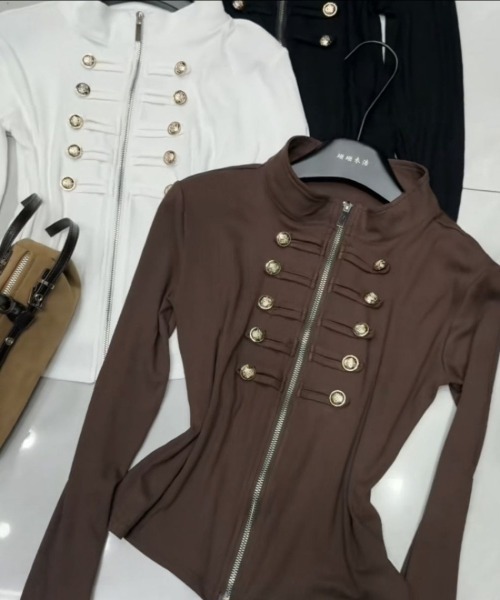 GEMEDA(ジェメダ)の「ダブルボタンデザインウエストシルエットデザイン長袖トップス(カーディガン/ボレロ・レディース・モカ/ブラック/ホワイト・M)」の17枚目の写真