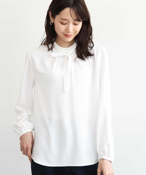 MK MICHEL KLEIN（エムケーミッシェルクラン）の「[洗える]リボンタイ付きフリルネックブラウス（シャツ/ブラウス・レディース・ライトグレー/ホワイト・38）」の21枚目の写真