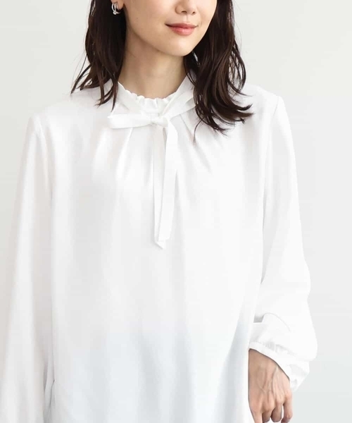 MK MICHEL KLEIN（エムケーミッシェルクラン）の「[洗える]リボンタイ付きフリルネックブラウス（シャツ/ブラウス・レディース・ライトグレー/ホワイト・38）」の22枚目の写真
