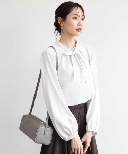 MK MICHEL KLEIN（エムケーミッシェルクラン）の「[洗える]リボンタイ付きフリルネックブラウス（シャツ/ブラウス・レディース・ライトグレー/ホワイト・38）」の17枚目の写真