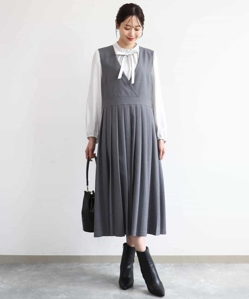 MK MICHEL KLEIN（エムケーミッシェルクラン）の「[洗える]リボンタイ付きフリルネックブラウス（シャツ/ブラウス・レディース・ライトグレー/ホワイト・38）」の10枚目の写真