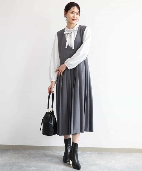 MK MICHEL KLEIN（エムケーミッシェルクラン）の「[洗える]リボンタイ付きフリルネックブラウス（シャツ/ブラウス・レディース・ライトグレー/ホワイト・38）」の11枚目の写真
