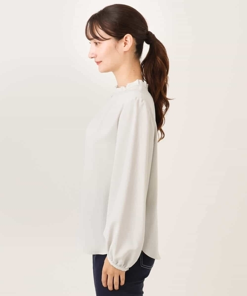 MK MICHEL KLEIN（エムケーミッシェルクラン）の「[洗える]リボンタイ付きフリルネックブラウス（シャツ/ブラウス・レディース・ライトグレー/ホワイト・38）」の7枚目の写真