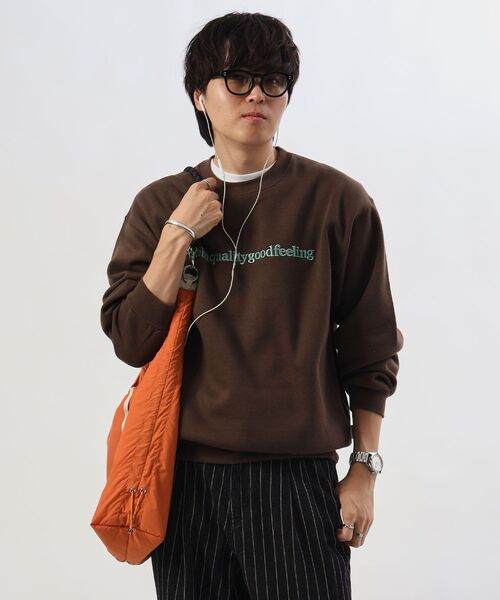 FFEIN（フェイン）の「【FFEIN(フェイン)】ヘビーウエイトセンター3D刺繍ロゴスウェット / スウェット クルーネック ロゴ刺繍 裏起毛 ユニセックス（スウェット・メンズ・アッシュグレー/ブラック/グレー/バーガンディー/ブラウン/ネイビー・SMALL/LARGE/MEDIUM）」の7枚目の写真