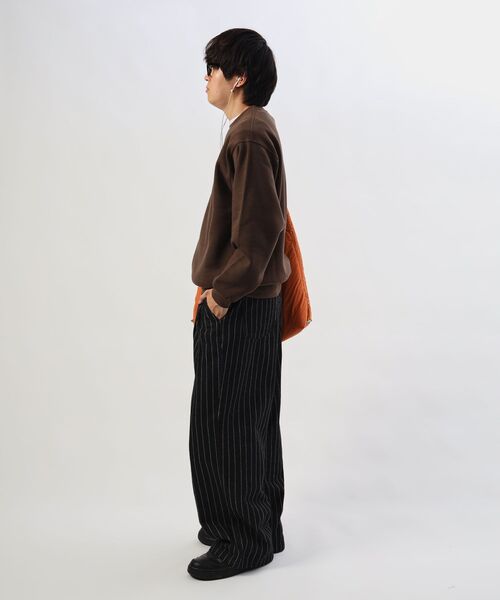FFEIN（フェイン）の「【FFEIN(フェイン)】ヘビーウエイトセンター3D刺繍ロゴスウェット / スウェット クルーネック ロゴ刺繍 裏起毛 ユニセックス（スウェット・メンズ・アッシュグレー/ブラック/グレー/バーガンディー/ブラウン/ネイビー・SMALL/LARGE/MEDIUM）」の11枚目の写真