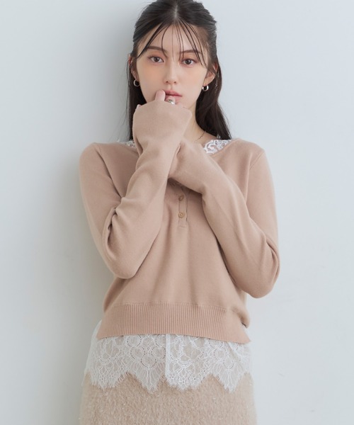 Tiny EDEN（タイニーエデン）の「【中野恵那 着用】レース付きレイヤード風Vネックニット（ニット/セーター・レディース・グレー/ベージュ・FREE）」の18枚目の写真