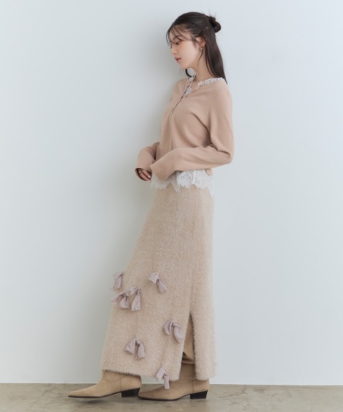 Tiny EDEN（タイニーエデン）の「【中野恵那 着用】レース付きレイヤード風Vネックニット（ニット/セーター・レディース・グレー/ベージュ・FREE）」の8枚目の写真