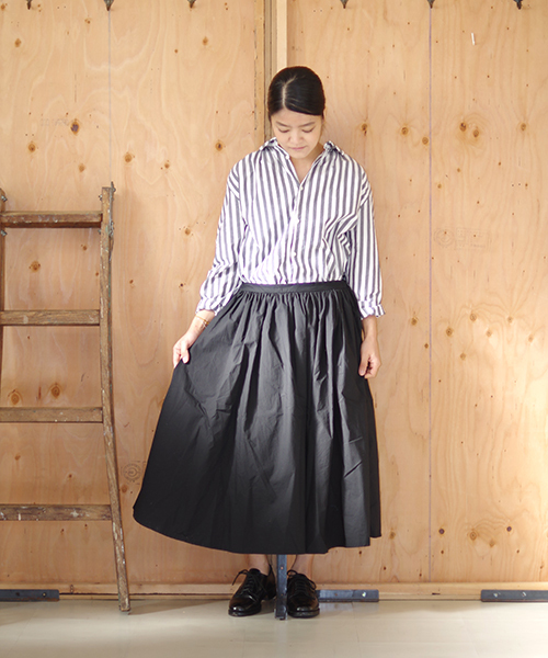 ichi（イチ）の「【別注アイテム】　i c h i コットンタイプライター　フレアースカート（スカート・レディース・ブラック/ストライプ/レッド系その他/ブラック系その他・ONE SIZE）」の2枚目の写真