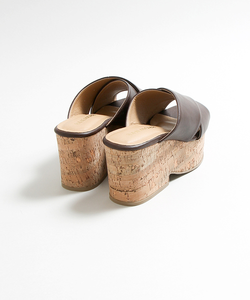 WEGO(ウィゴー)の「WEGO/クロスウェッジサンダル(サンダル・レディース・ホワイト/ブラウン/ブラック・MEDIUM/LARGE)」の5枚目の写真