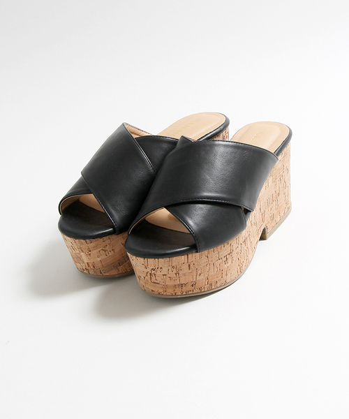 WEGO(ウィゴー)の「WEGO/クロスウェッジサンダル(サンダル・レディース・ホワイト/ブラウン/ブラック・MEDIUM/LARGE)」の11枚目の写真