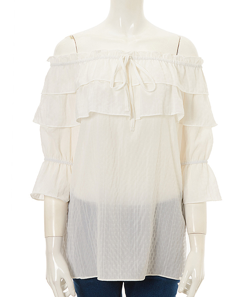fifth（フィフス）の「ティアードフリルギャザーオフショルブラウス（シャツ/ブラウス・レディース・ホワイト/ベージュ/サックスブルー/ブラック・MEDIUM）」の2枚目の写真