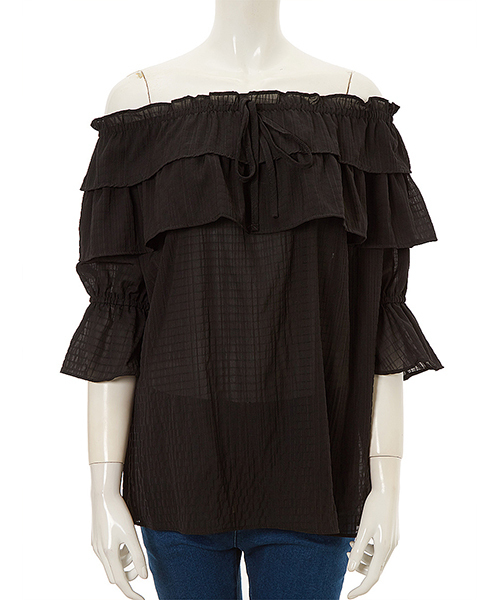 fifth（フィフス）の「ティアードフリルギャザーオフショルブラウス（シャツ/ブラウス・レディース・ホワイト/ベージュ/サックスブルー/ブラック・MEDIUM）」の3枚目の写真