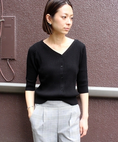 ottilie（オティーリエ）の「リブニットカーディガン（カーディガン/ボレロ・レディース・オフホワイト/ブラック/モカ/グリーン/レッド/グレー・FREE）」の3枚目の写真