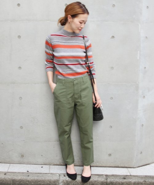 JOURNAL STANDARD relume（ジャーナルスタンダード　レリューム）の「バックサテンベイカーパンツ_#（カーゴパンツ・レディース・カーキ・34/36/38/40）」の2枚目の写真