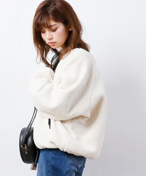 natural couture（ナチュラルクチュール）の「ボア×キルティング　リバーシブルブルゾン（ブルゾン・レディース・アイボリー/ブラック/ベージュ・FREE）」の4枚目の写真