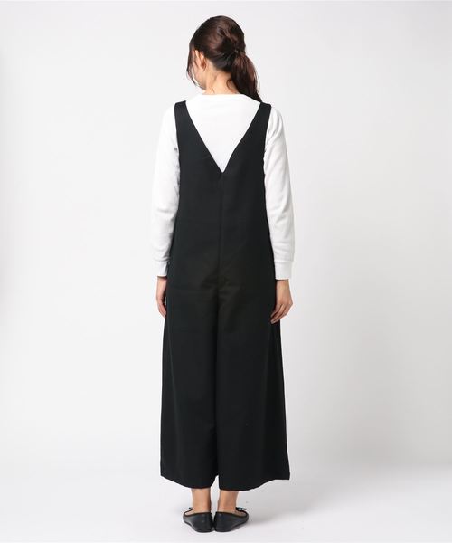 LOWRYS FARM(ローリーズファーム)の「Vアキサロペット 808818(サロペット/オーバーオール・レディース・ブラック/ベージュ/グレー・MEDIUM/LARGE)」の5枚目の写真