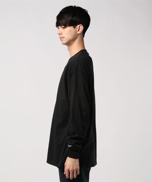 Champion(チャンピオン)の「Champion/チャンピオン オーバーサイズL/S TEE(Tシャツ/カットソー・メンズ・ホワイト/ブラック/ネイビー/レッド/杢グレー/ロイヤルブルー・SMALL/MEDIUM/LARGE/X-LARGE)」の7枚目の写真