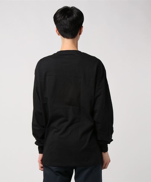 Champion(チャンピオン)の「Champion/チャンピオン オーバーサイズL/S TEE(Tシャツ/カットソー・メンズ・ホワイト/ブラック/ネイビー/レッド/杢グレー/ロイヤルブルー・SMALL/MEDIUM/LARGE/X-LARGE)」の8枚目の写真
