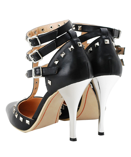 AMBIENT（アンビエント）の「スタッズグラディエーターサンダル（サンダル・レディース・ベージュ系その他/ブラック・35.5/22.5/36.5/23.5/37.5/24.5）」の5枚目の写真