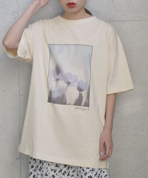 w closet（ダブルクローゼット）の「フラワーフォトプリント入りBigTee（Tシャツ/カットソー・レディース・オフホワイト/ライトグリーン/スモークグレー・FREE）」の12枚目の写真