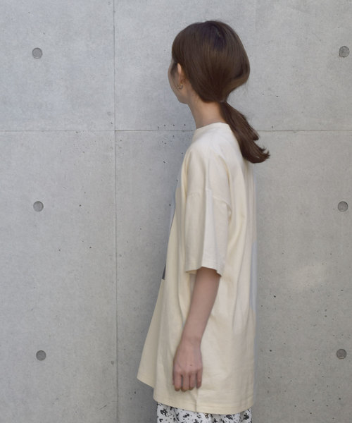 w closet（ダブルクローゼット）の「フラワーフォトプリント入りBigTee（Tシャツ/カットソー・レディース・オフホワイト/ライトグリーン/スモークグレー・FREE）」の15枚目の写真