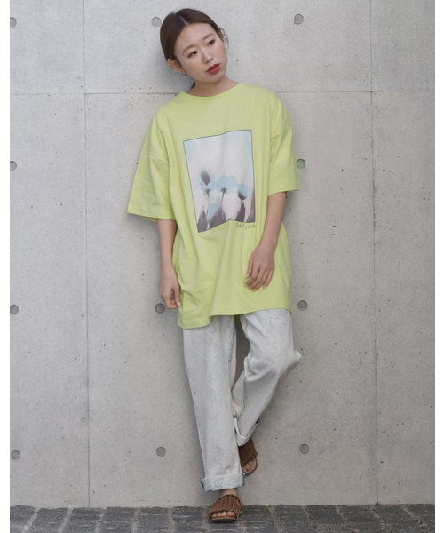 w closet（ダブルクローゼット）の「フラワーフォトプリント入りBigTee（Tシャツ/カットソー・レディース・オフホワイト/ライトグリーン/スモークグレー・FREE）」の17枚目の写真