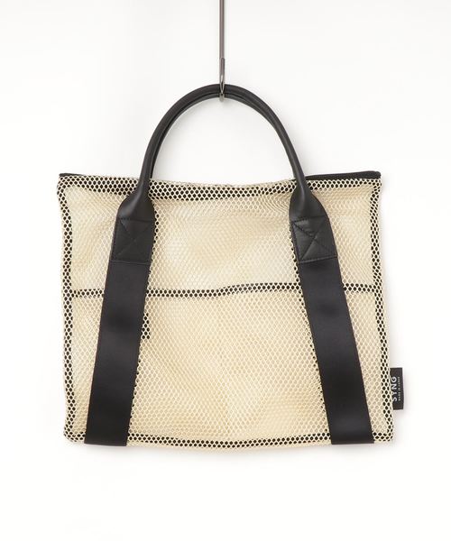 SYNG(シング)の「SQOARE TOTE M ( NYLON MESH ) スクエアトート トート M( ナイロンメッシュ )(トートバッグ・メンズ・ベージュ/グレー/ブラック/レッド・FREE)」の4枚目の写真